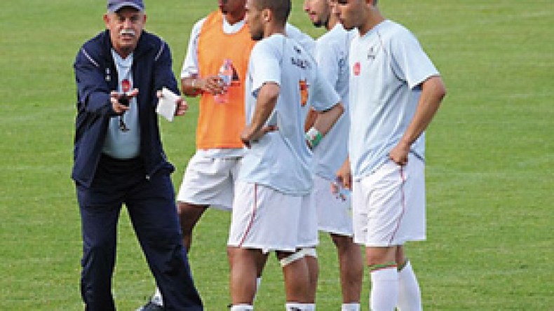 “الشيخ” يستبعد استدعاء أكثر من لاعبين جديدين