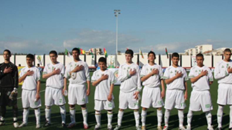 “الخضر” يؤمنون بالمعجزة أمام عمالقة غامبيا