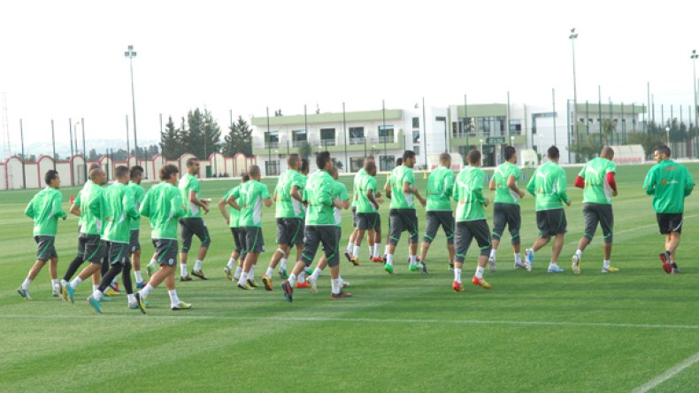 عسلة ويسلي وبلعمري مرشحون للمشاركة في تربص المحليين