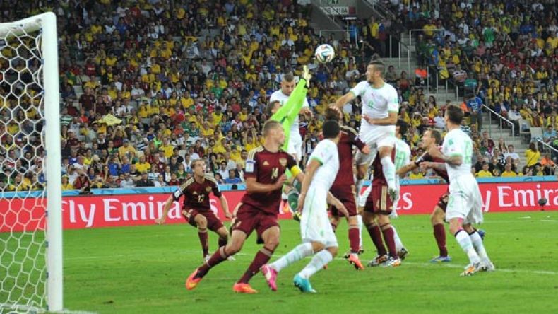 اختيار هدف سليماني ضمن 12 لقطة تاريخية في الدور الأول