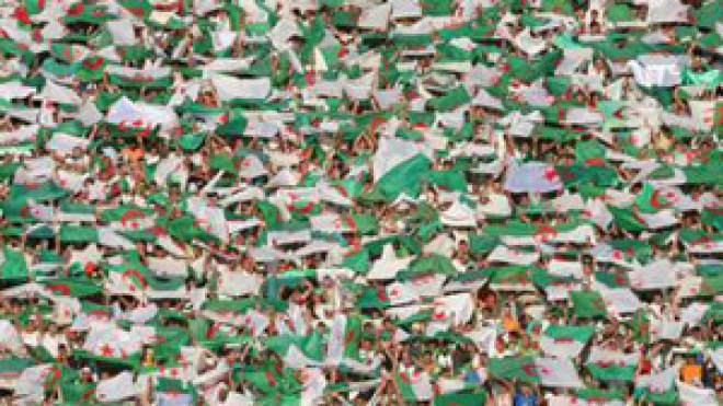 من سيتكفل ببيع تذاكر مواجهة الجزائر أمام مصر؟