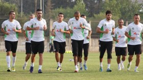 خمسة أيام للاعبين المحليين لإقناع خليلوزيتش