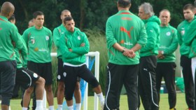 ماذا يحدث داخل المنتخب الوطني الأول لكرة القدم؟