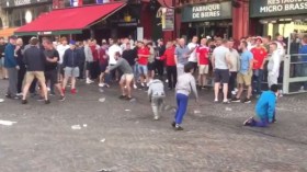 “الهوليغانز” الإنجليزي.. من العنف المتوحّش إلى الإستهزاء بـ “البؤساء”