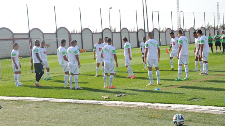 نقص المنافسة وتأخر اللاعبين في حسم وجهتهم هاجس يلاحق”الخضر” قبل تصفيات كان2015