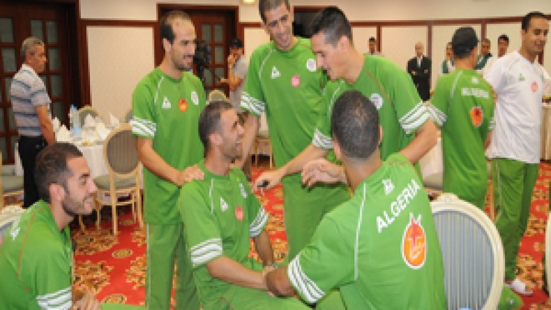 أجواء خاصة بين “الخضر” خلال الساعات الأخيرة قبل المباراة