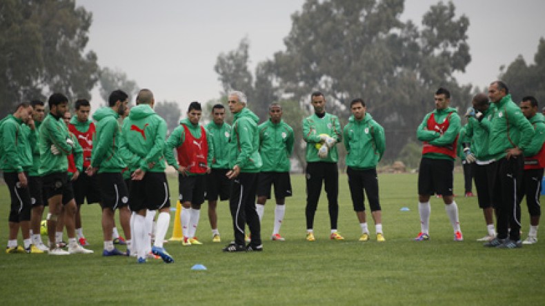 “الخضر” يلتحقون  بمركز سيدي موسى وخاليلوزيتش يستنجد بقاسمي