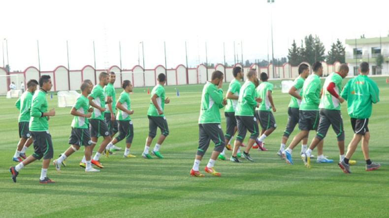 تربص المنتخب الوطني ينطلق وخاليلوزيتش يجتمع بأعضاء طاقمه الفني