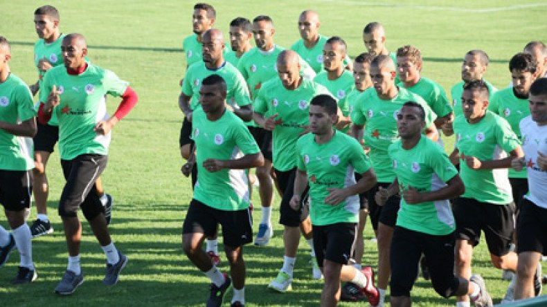 المحترفون يلتحقون بمركز سيدي موسى استعدادا لمواجهة ليبيا