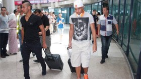 الخضر “هُرّبوا” من القاعة الشرفية للهروب من وسائل الإعلام