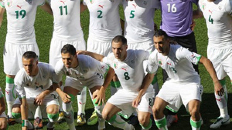 لاعبو‭ ‬الخضر‭ ‬فضلوا‭ ‬التزام‭ ‬الغرف‭ ‬والتركيز‭ ‬الكلي‭ ‬على‭ ‬المباراة