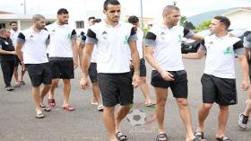 الجزائر بالأبيض وتونس بالأحمر