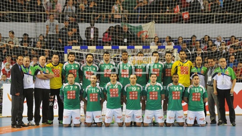 المنتخب الوطني  يواصل تحضيراته بتكجدة قبل السفر إلى سلوفينيا