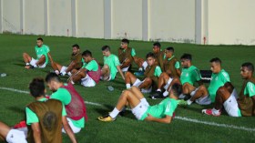 تربص المحليين يثير سخط الأندية