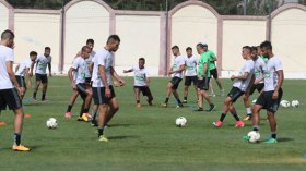 تدريبات منتخب المحليين تحت درجة حرارة عالية