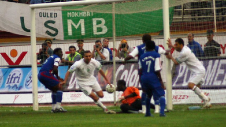 غامبيا  الجزائر: الخضر في معركة طاحنة وحاسمة بخلفيات مثيرة