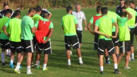 خلاف حاد بين مدربي حراس “صغار المحاربين” نويوة وبولي بتيكجدة