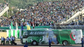 الأطباء يحذرون من مخاطر متابعة لقاء الجزائر مصر