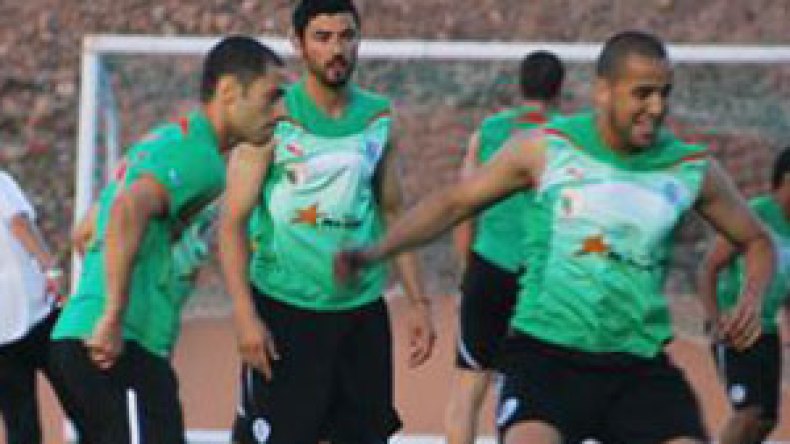 هذه  هي  التشكيلة  التي  سيلعب  بها  الخضر  اليوم