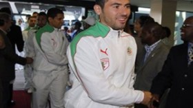 جزائرية‭ ‬متزوجة‭ ‬بجنوب‭ ‬افريقي‭ ‬في‭ ‬استقبال‭ ‬‮”‬الخضر‮”‬