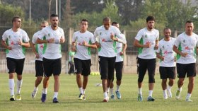 التربص الثاني لـ”الخضـر” ينطلق في غياب 5 لاعبين محترفين