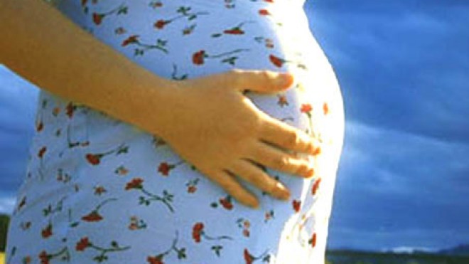 عجوز تونسية في الثمانين حامل في الشهر الرابع