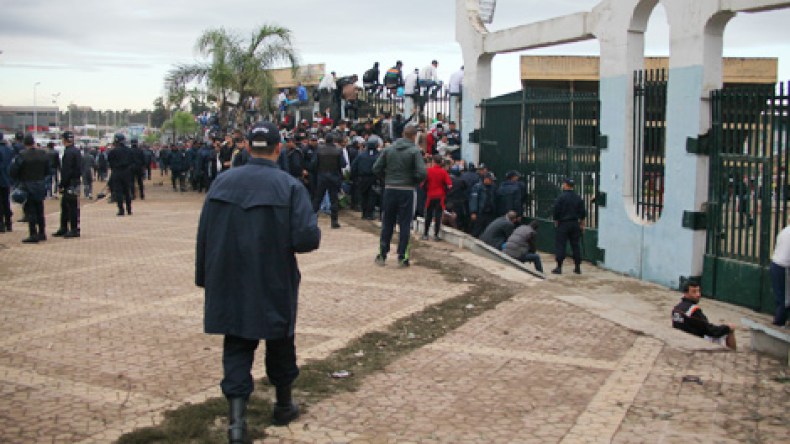 10 ألاف شرطي و30 كاميرا لتأمين مباراة الجزائر بوركينافاسو