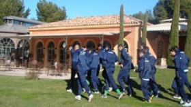 عنتر يحضر تربص الخضر ويؤكد مشاركته في العرس الإفريقي