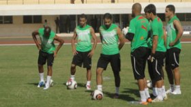 سكير  من  إفريقيا  الوسطى  يهين  العلم  الجزائري  بفندق  ” الخضر “