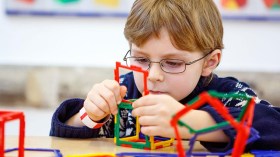 فرنسيون يوفرون تدريبا لأطبّاء مستشفى الشراقة لتشخيص وعلاج التوحد