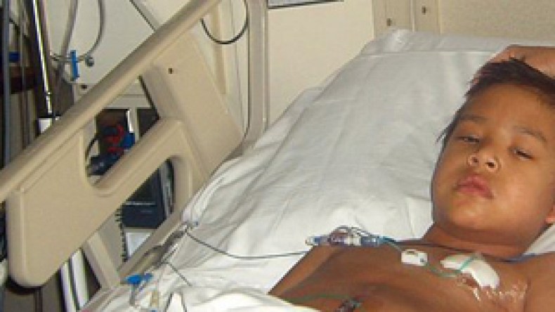 طبيب مصري يحوّل مسكنه الوظيفي إلى عيادة خاصة لطب الأطفال