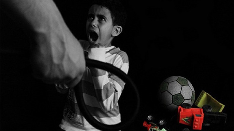 أولياء‮ ‬يعذبون‮ ‬أولادهم‮ ‬بحجة‮ ‬تربيتهم