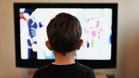 الأجهزة الإلكترونية .. أخطر إدمان يدمّر الأطفال في الجزائر