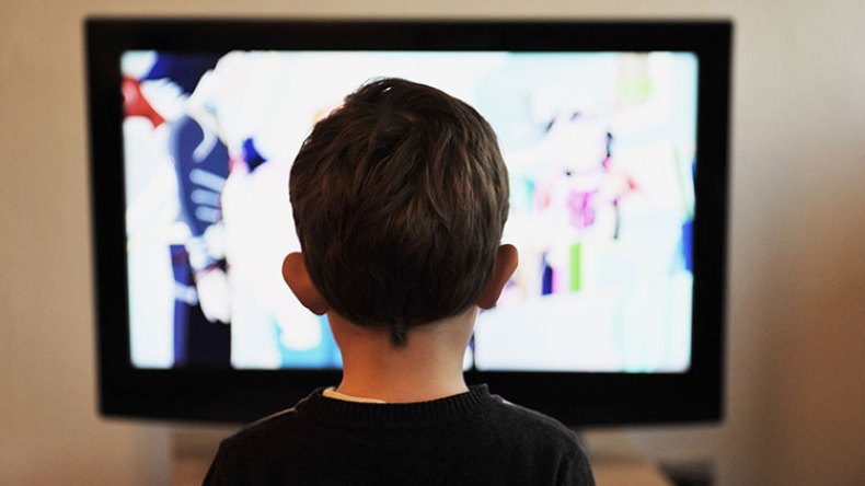 الأجهزة الإلكترونية .. أخطر إدمان يدمّر الأطفال في الجزائر