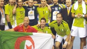 الخضر  يسيلون  العرق  البارد  للمصريين  ويراهنون  على  المونديال
