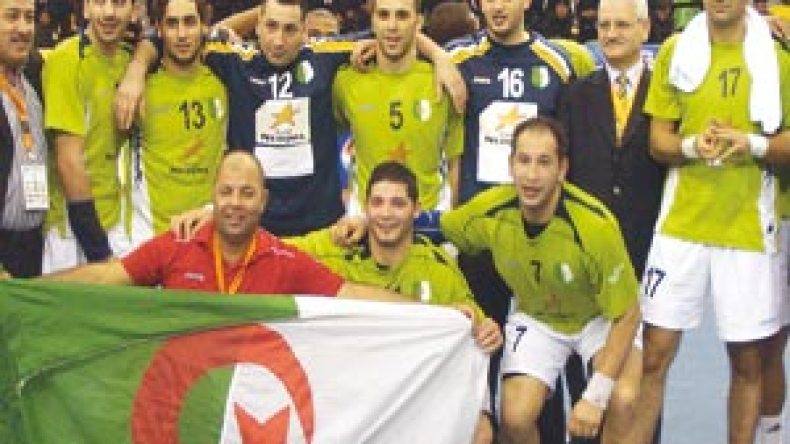 الخضر  يسيلون  العرق  البارد  للمصريين  ويراهنون  على  المونديال