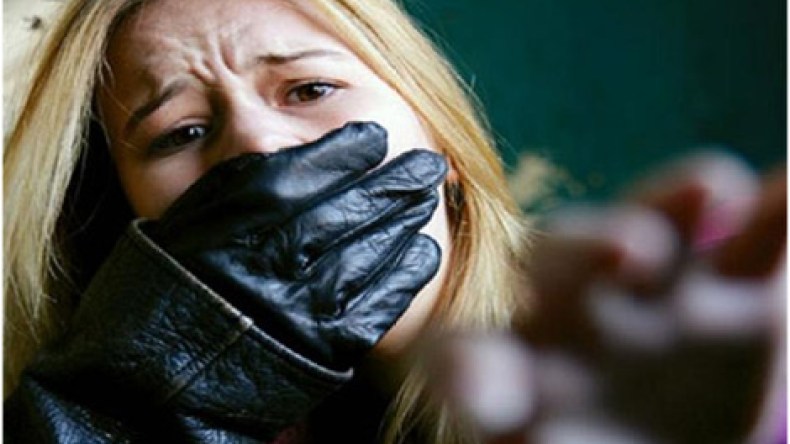 مصر: فتاة ادعت اختطافها وطالبت والدها بفدية 100 ألف جنيه