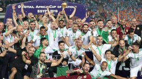 بلماضي يفضح “التكتلات” وحقد كبير كان بين اللاعبين