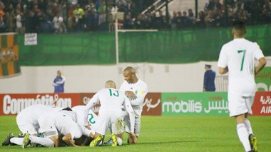 سباعية تاريخية للمحاربين في مرمى الطوائف