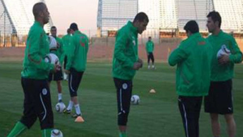 زياني  تدرب  على  انفراد .. سعدان  ركز  على  القذف  والهجوم