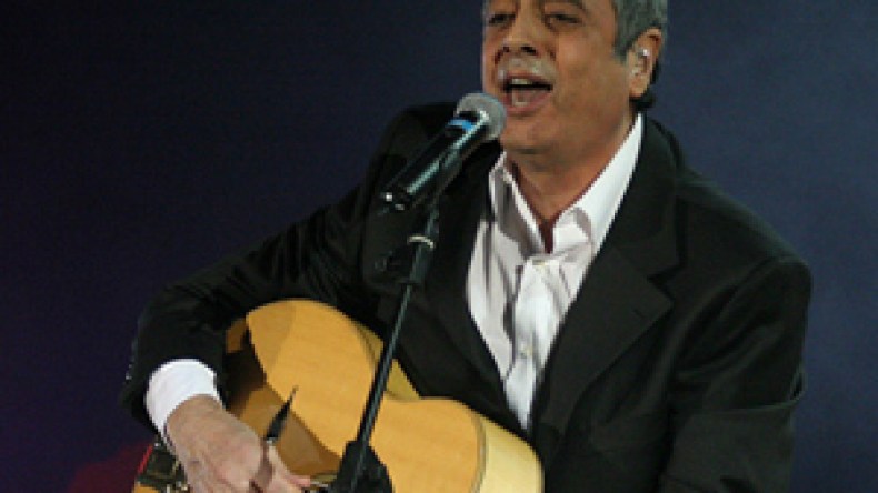 “لحنت لأنريكو ماسياس من منطلق فني محض ولا تهمني انتماءاته”