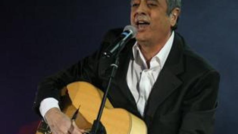 “حفنة من المتطرفين وراء منعي من الغناء في الجزائر والعودة لقسنطينة”!