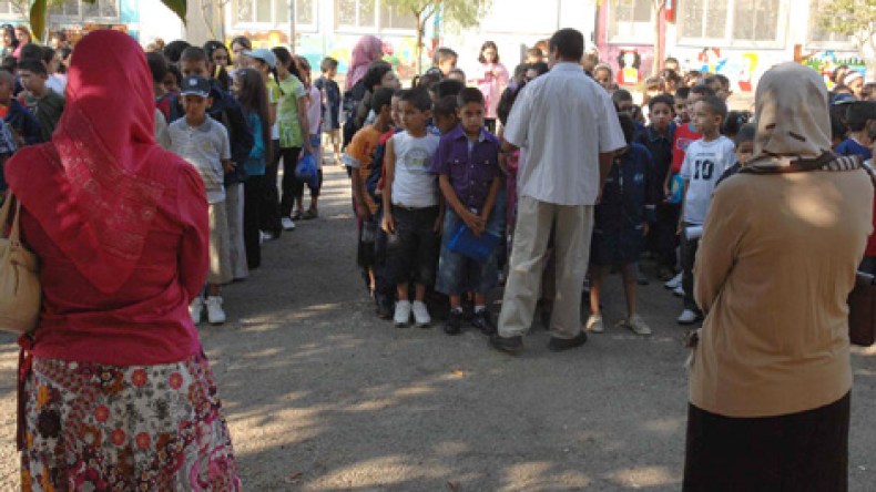 فصل كلّ أستاذ لا يلتحق بمنصبه غدا الثلاثاء