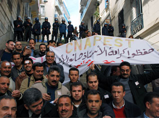 Algeria / Files of 900.000 contract employees on the desk of the government.