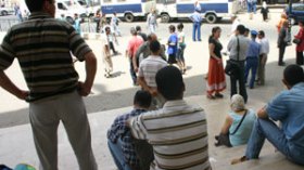 قوات الأمن تمنع اعتصام النقابات المستقلة أمام قصر الحكومة