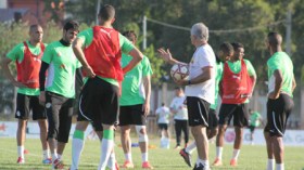 الفيفا تضغط على مالي لتأمين مقابلة الجزائر