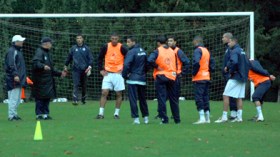 يتدربون على الطريقة الإيطالية: برنامج خاص للخضر ممنوع الخروج واستعمال الهواتف الخاصة