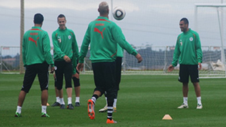 اللاعبون‭ ‬يرفضون‭ ‬التصريح‭ ‬بسبب‭ ‬الصحافة‭ ‬الفرنسية