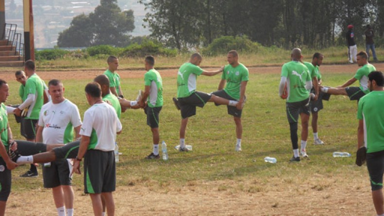 براهيمي يعاني ومهدي مصطفى يندمج مع المجموعة