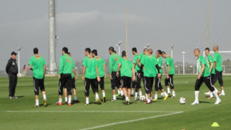 سعدان‭ ‬ركز‭ ‬على‭ ‬القذف‮ ‬من‭ ‬بعيد‭ ‬في‭ ‬حصة‮ ‬أمس‭ ‬